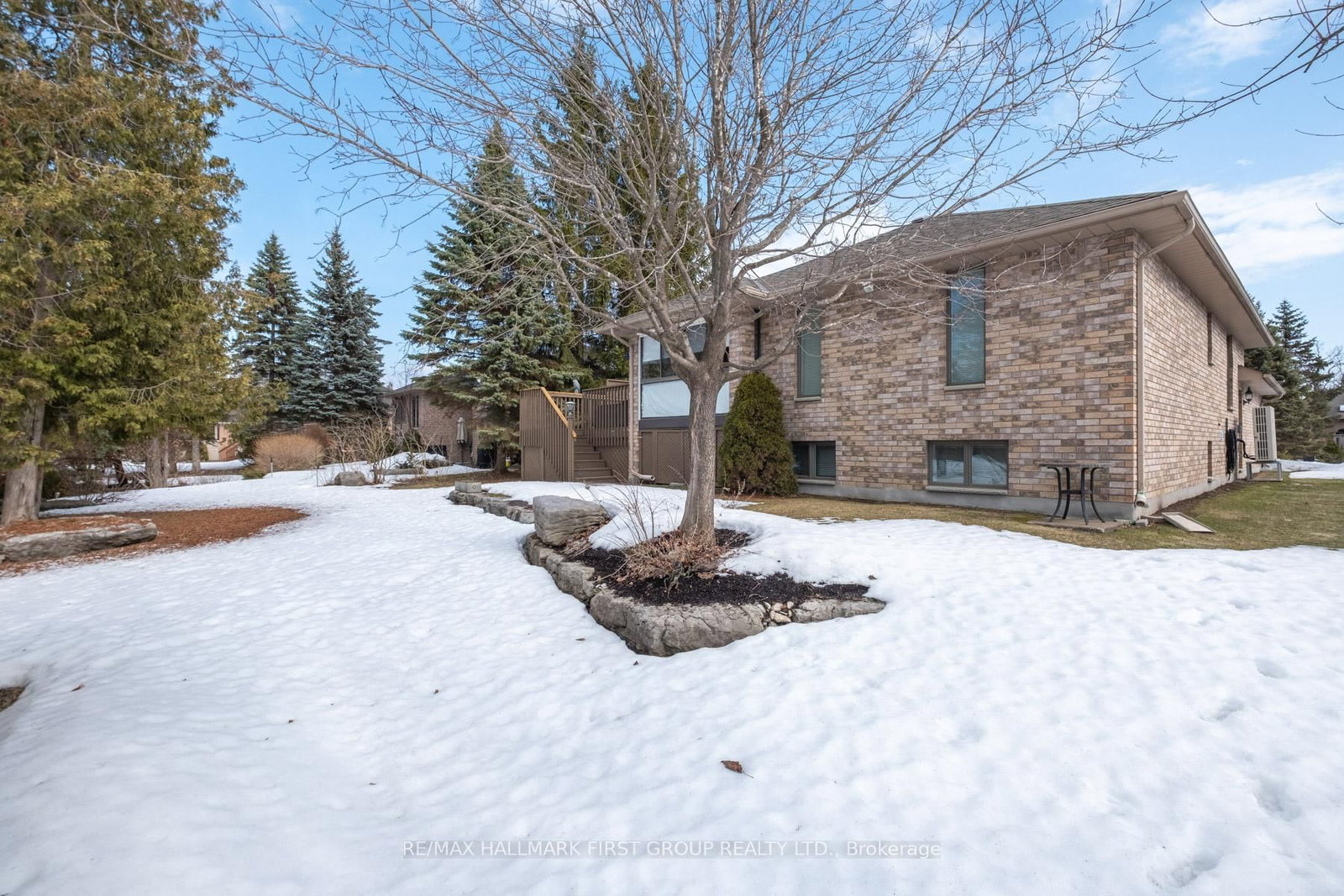 Detached House for sale at 5 Ports Drive, Kawartha Lakes, Ontario, K0M 1A0 - Bobcaygeon - MLS: X12870790