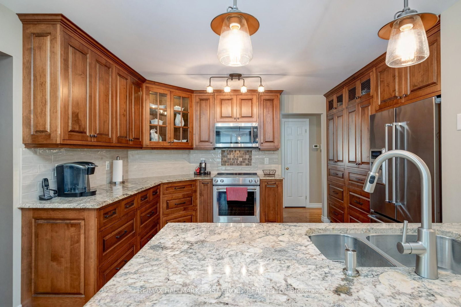 Detached House for sale at 5 Ports Drive, Kawartha Lakes, Ontario, K0M 1A0 - Bobcaygeon - MLS: X12870790