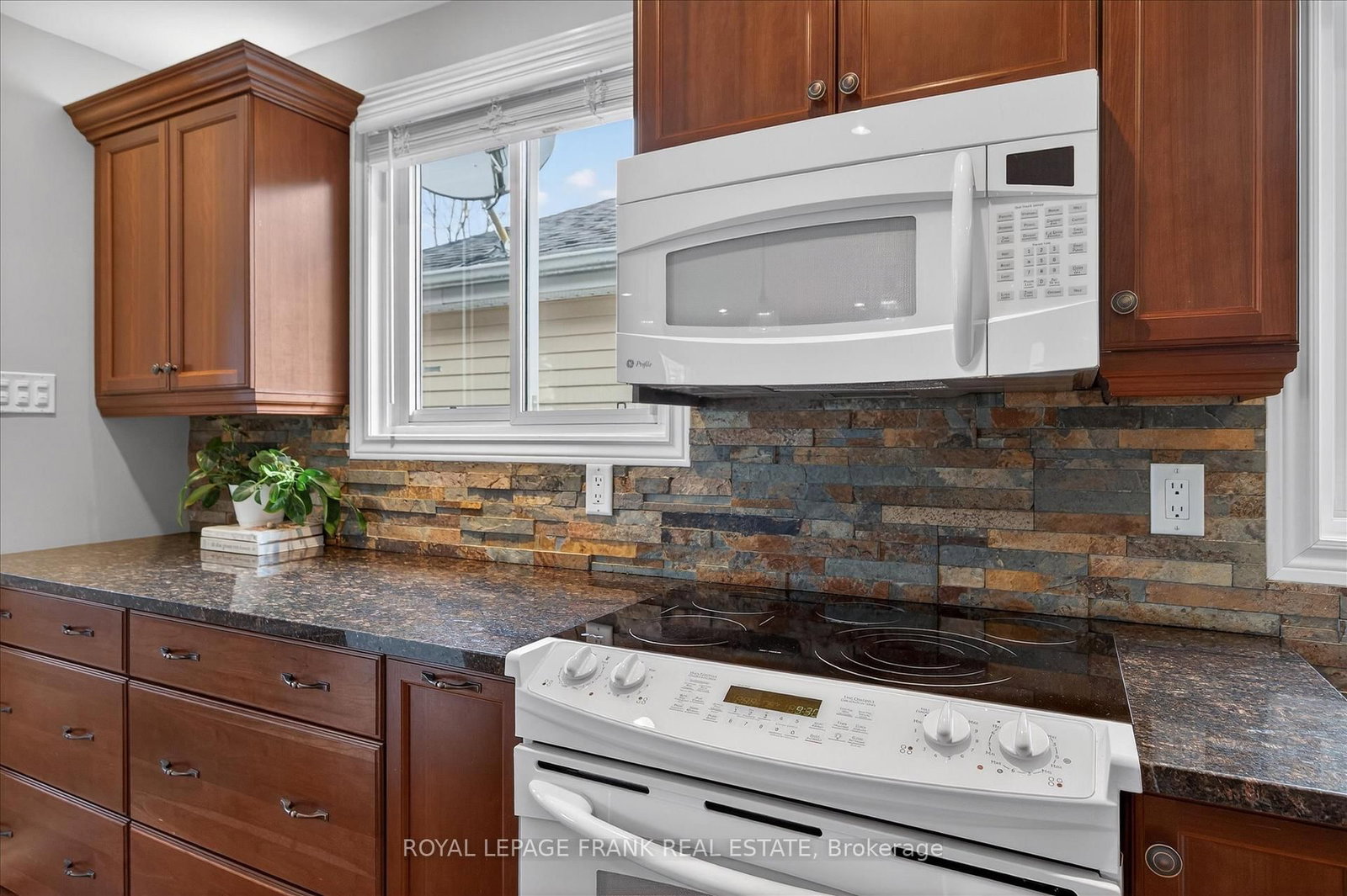 Detached House for sale at 2139 Springwood Road, Peterborough, Ontario, K9K 1N7 - Monaghan Ward 2 - MLS: X12870854