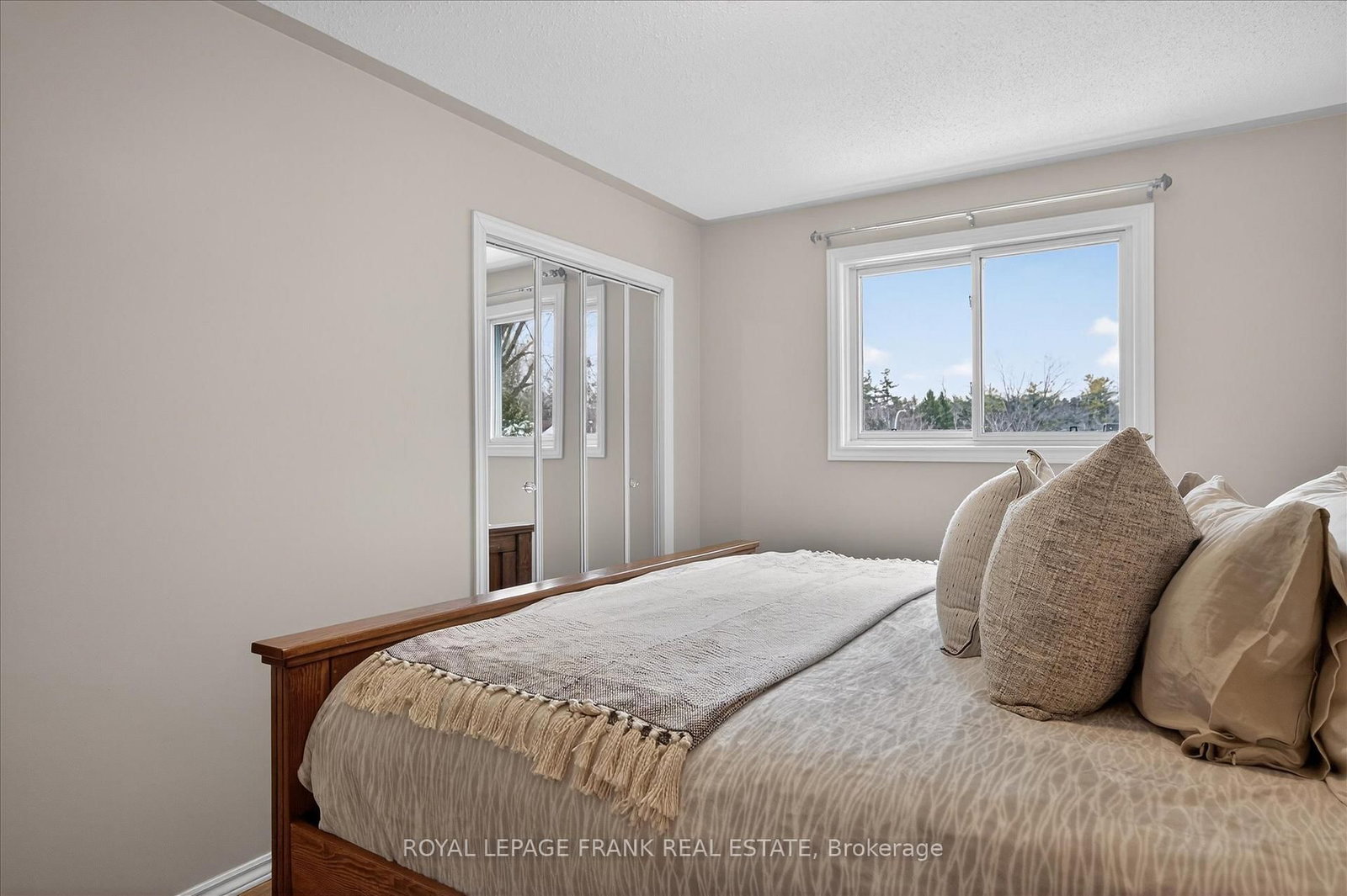 Detached House for sale at 2139 Springwood Road, Peterborough, Ontario, K9K 1N7 - Monaghan Ward 2 - MLS: X12870854