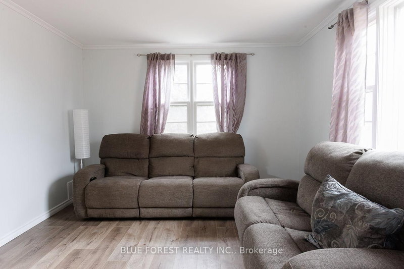1877 Royal Cres, London East, N5W 2A9 | Image 3