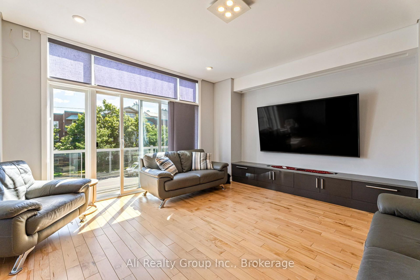 Semi-Detached House for sale at 69 Donald Street, Ottawa, Ontario, K1K 1N3 - Overbrook - MLS: X12870966