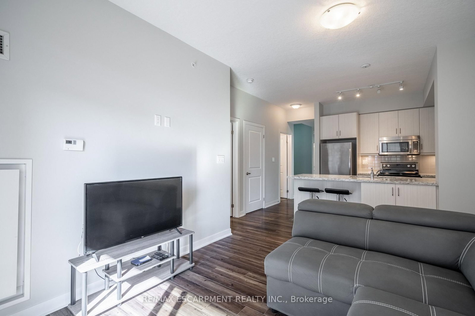 Condo for sale at 509-85 Robinson Street, Hamilton, Ontario, L8P 0B9 - Durand - MLS: X12871136