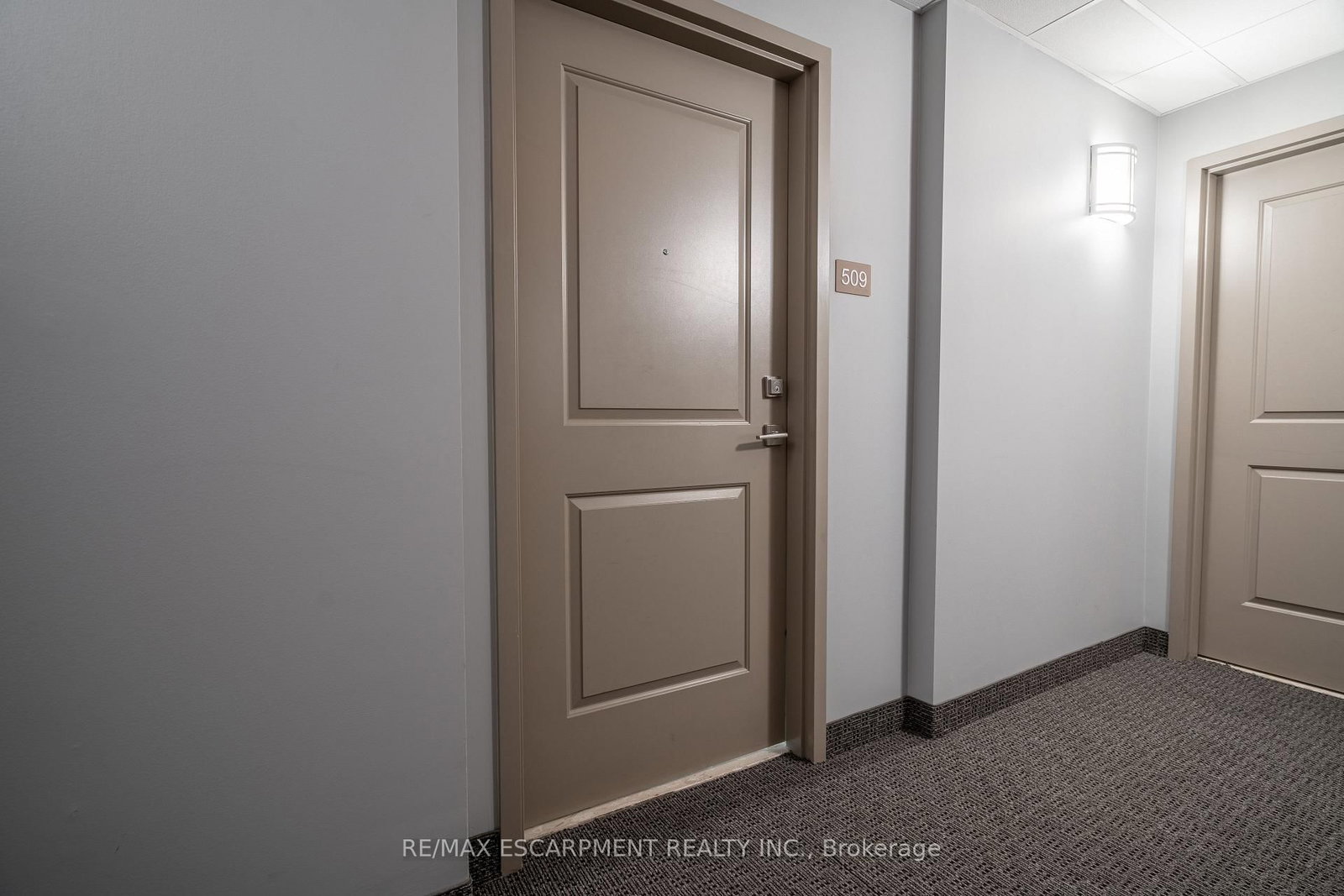 Condo for sale at 509-85 Robinson Street, Hamilton, Ontario, L8P 0B9 - Durand - MLS: X12871136