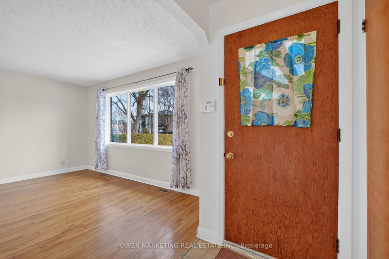 944 Eve St, Ottawa, K1K 3R4 | Image 3