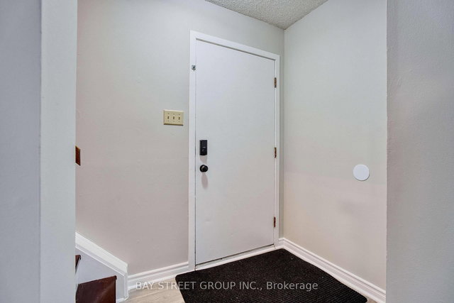 1 RANCHWOOD Crescent