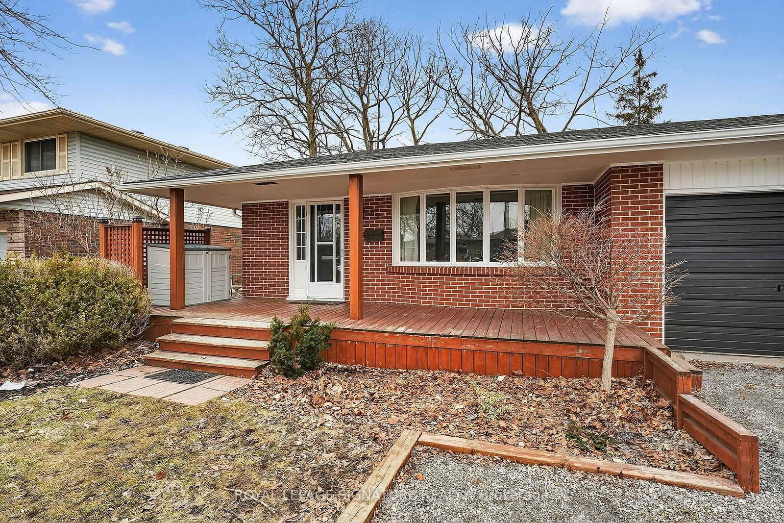 Detached House for sale at 55 BURNESS Drive, St. Catharines, Ontario, L2P 1J4 - Secord Woods - MLS: X12871494