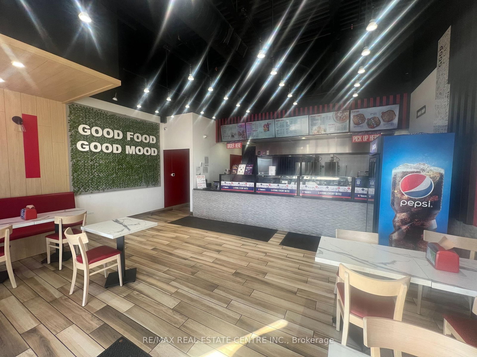 516 Centennial Parkway N, Unit 4 - Photo 5