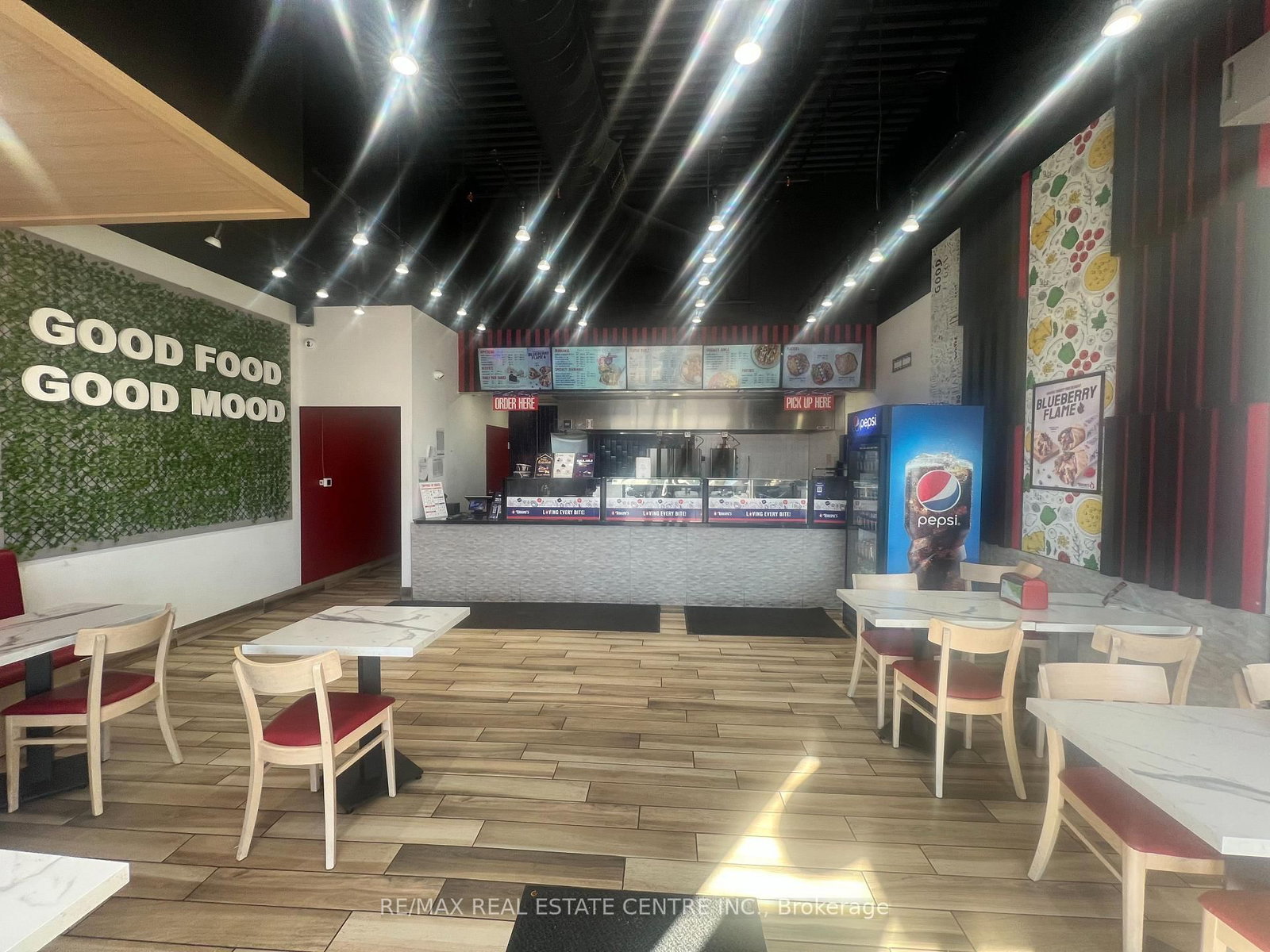 516 Centennial Parkway N, Unit 4 - Photo 6