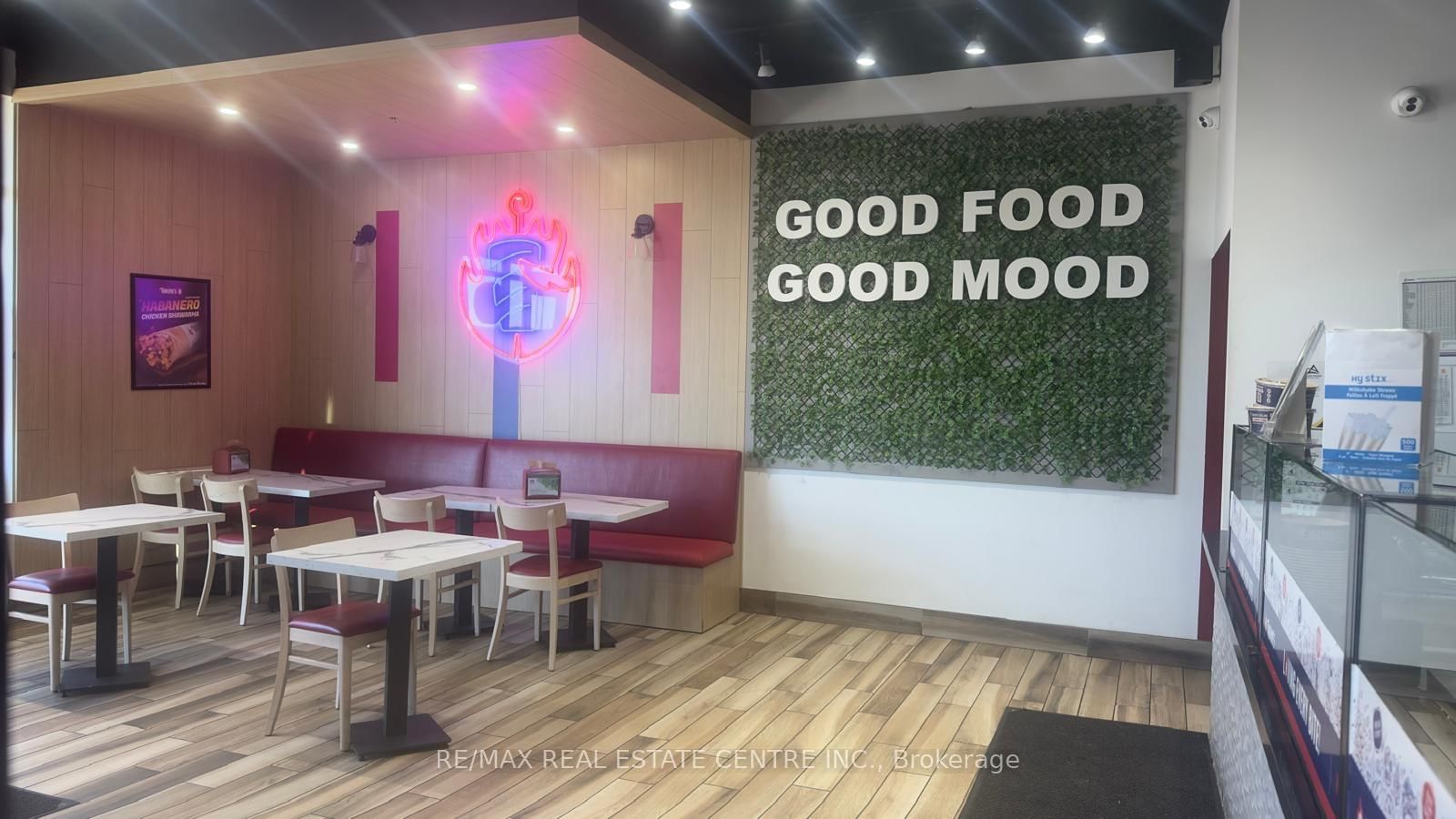 516 Centennial Parkway N, Unit 4 - Photo 7