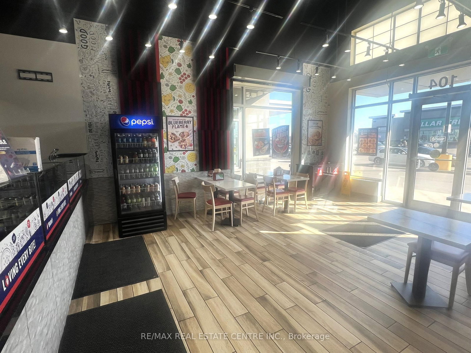 516 Centennial Parkway N, Unit 4 - Photo 9