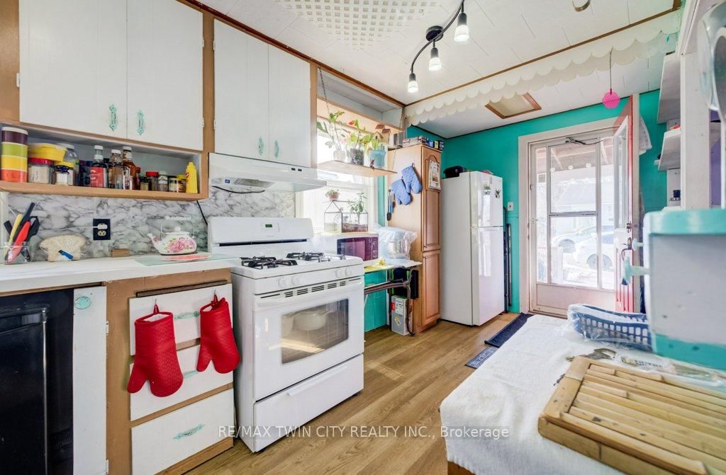 38 SANDERSON Street - Photo 11