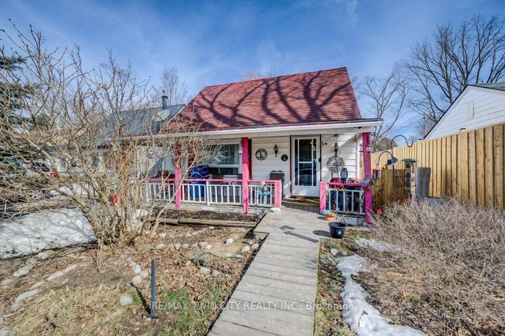 38 SANDERSON Street - Photo 2