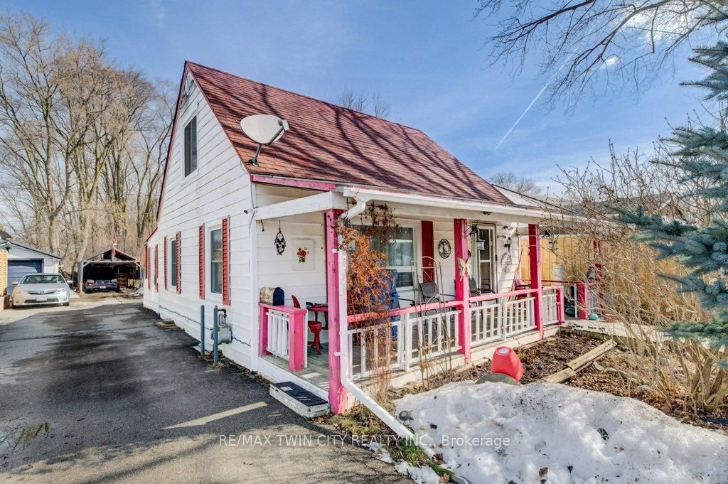 38 SANDERSON Street - Photo 3