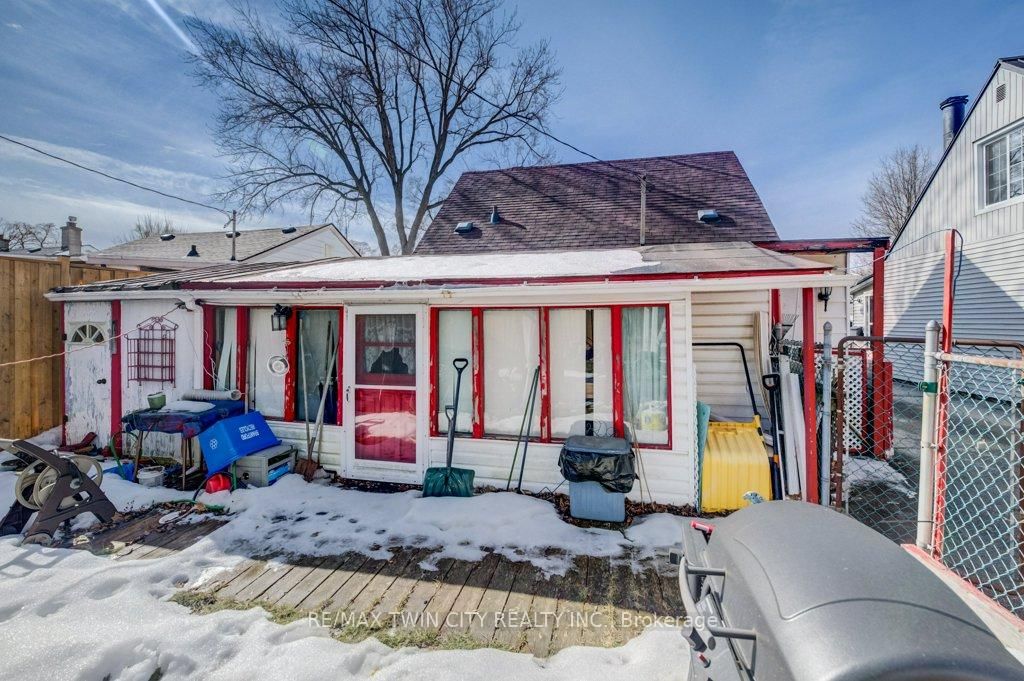 38 SANDERSON Street - Photo 32