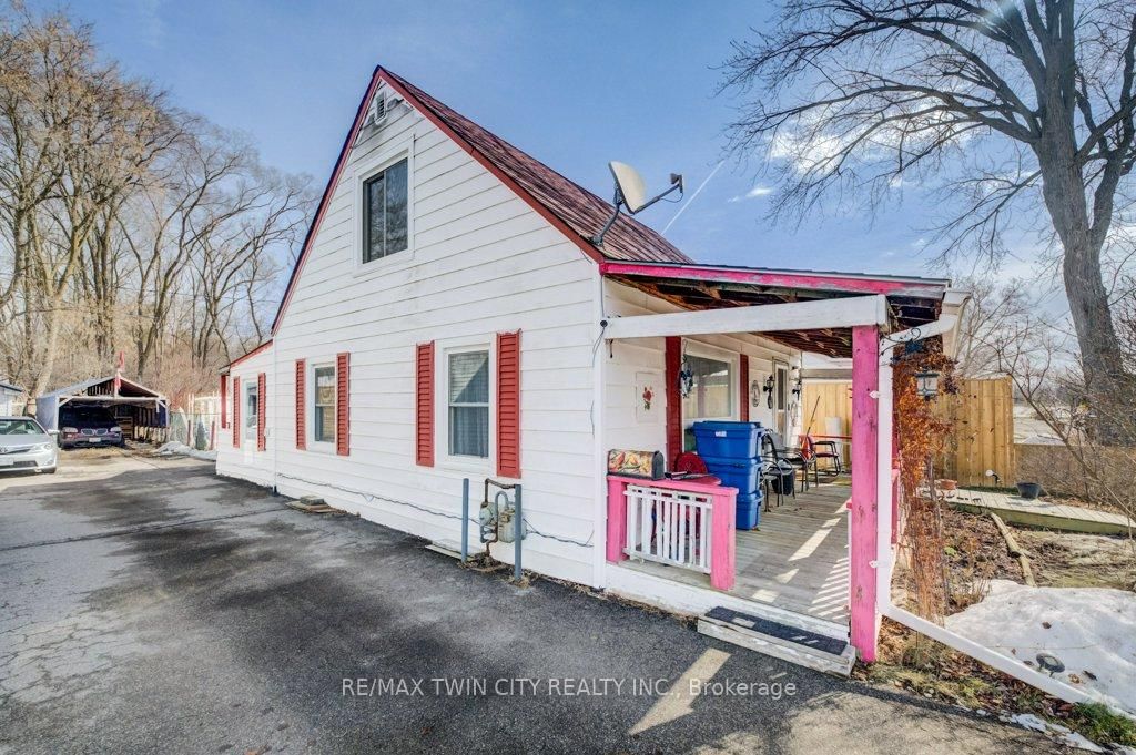 38 SANDERSON Street - Photo 4