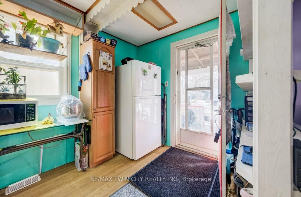 38 SANDERSON Street - Photo 6