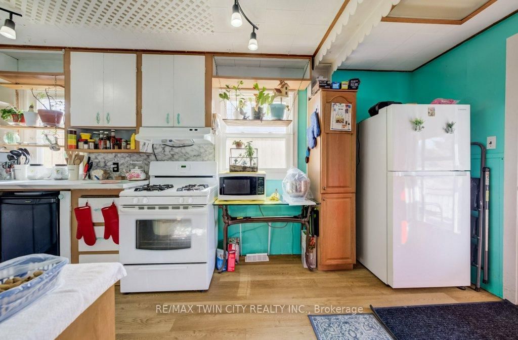 38 SANDERSON Street - Photo 7