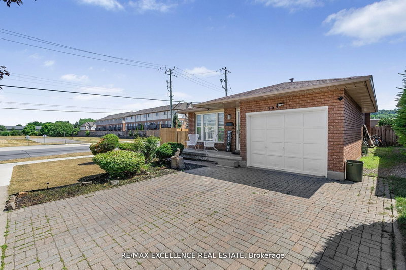102 Juniper Dr, Hamilton, L8E 4G6 | Image 2