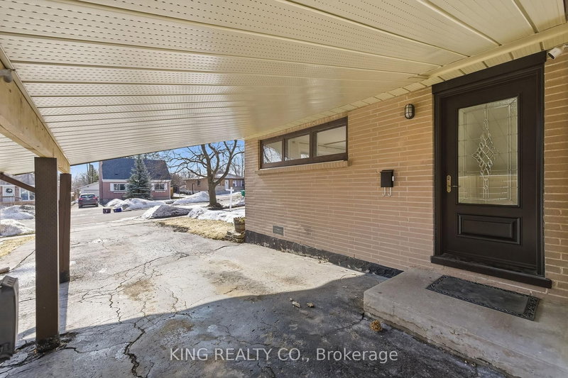 198 Shelbourne St, Peterborough, K9H 5K4 | Image 3