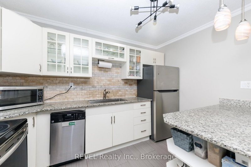 43 - 1300 Upper Ottawa St, Hamilton, L8W 1M8 | Image 2