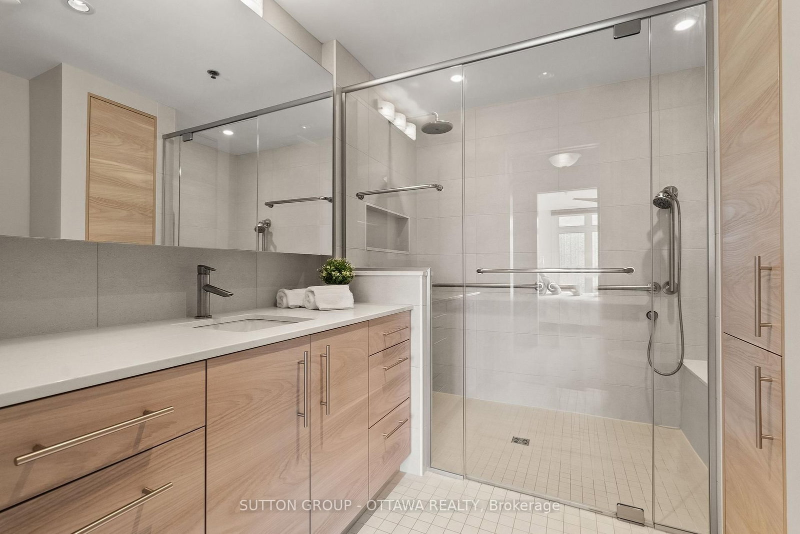 323 Winona Avenue, Unit 105 - Photo 25