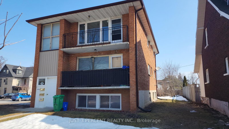 home for sale on 198 Aylmer Street N
