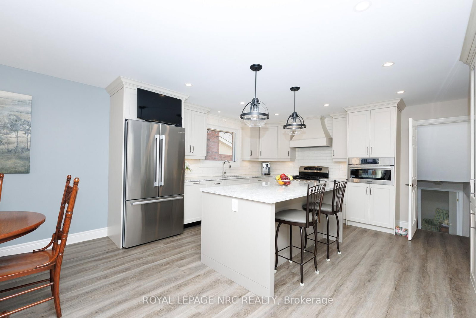 Detached House for sale at 60 Millbridge Crescent, Pelham, Ontario, L3E 0E8 - Fonthill - MLS: X12872576