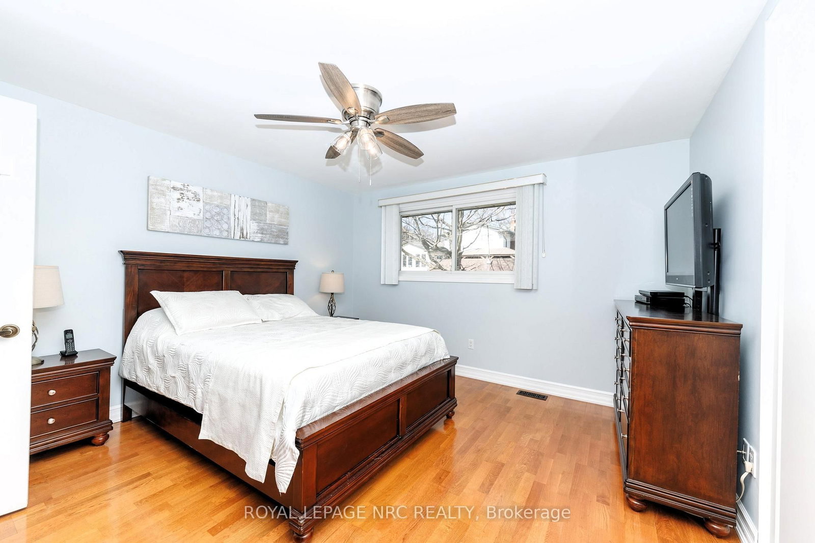 Detached House for sale at 60 Millbridge Crescent, Pelham, Ontario, L3E 0E8 - Fonthill - MLS: X12872576