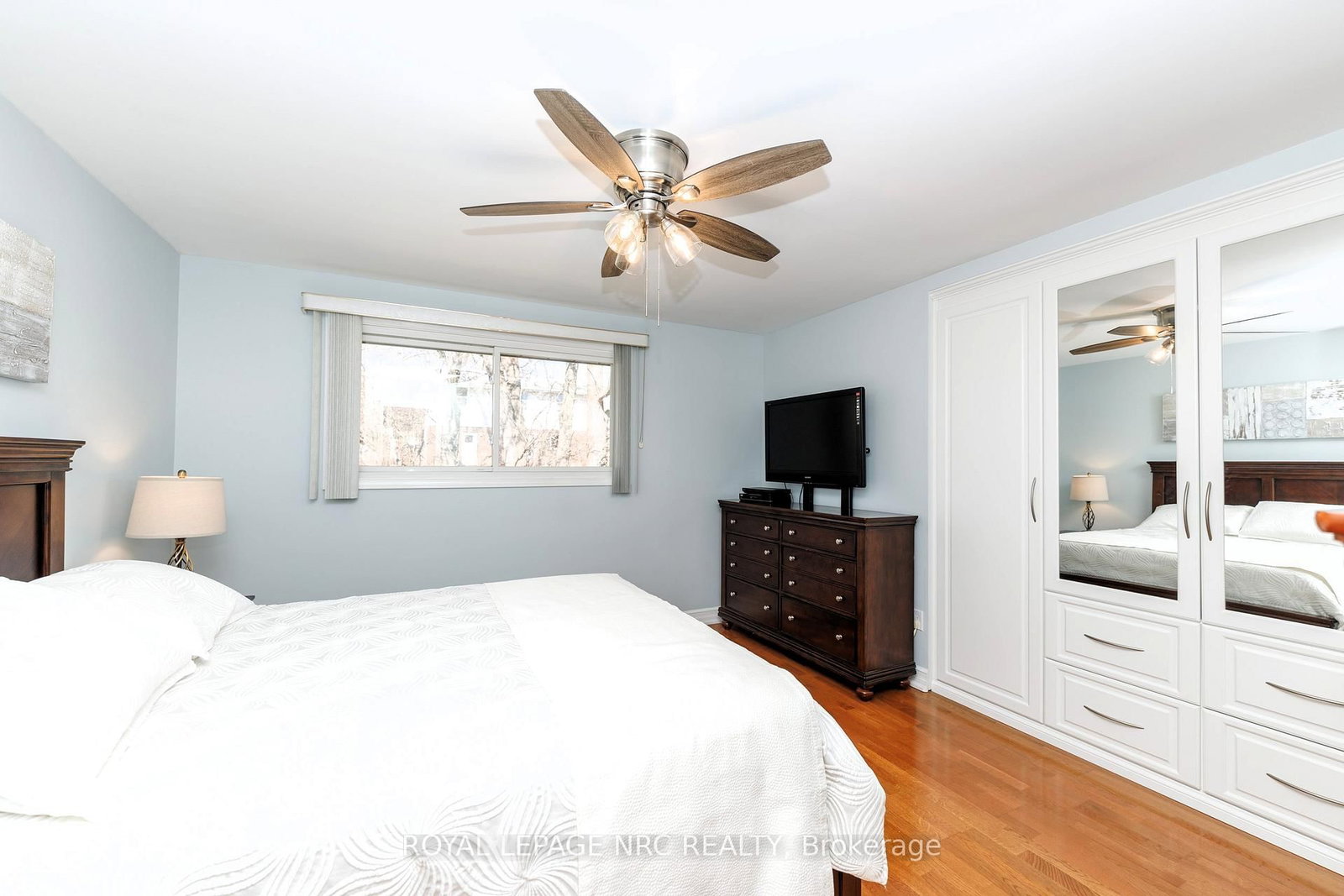 Detached House for sale at 60 Millbridge Crescent, Pelham, Ontario, L3E 0E8 - Fonthill - MLS: X12872576