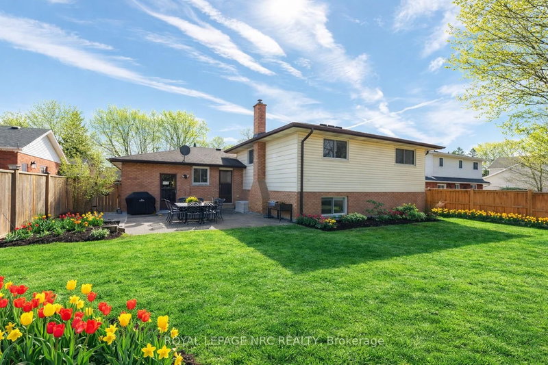 60 Millbridge Cres, Pelham, L3E 0E8 | Image 2