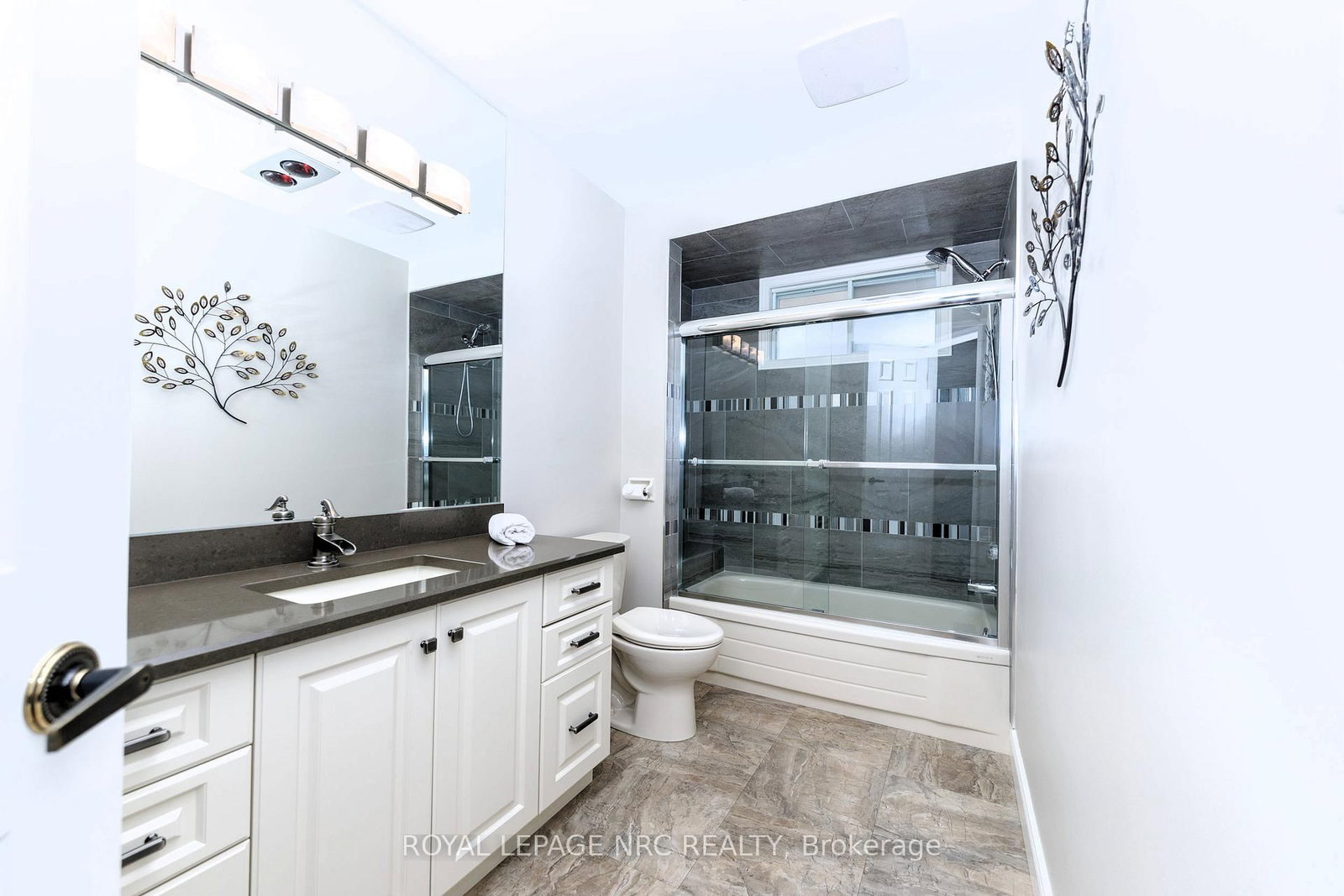 Detached House for sale at 60 Millbridge Crescent, Pelham, Ontario, L3E 0E8 - Fonthill - MLS: X12872576