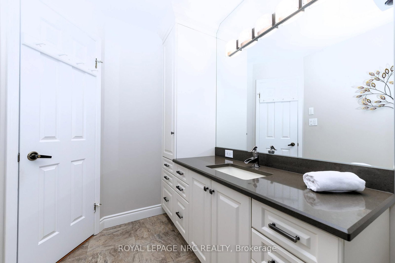 Detached House for sale at 60 Millbridge Crescent, Pelham, Ontario, L3E 0E8 - Fonthill - MLS: X12872576