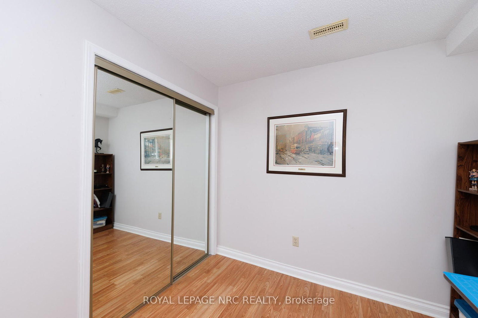 Detached House for sale at 60 Millbridge Crescent, Pelham, Ontario, L3E 0E8 - Fonthill - MLS: X12872576