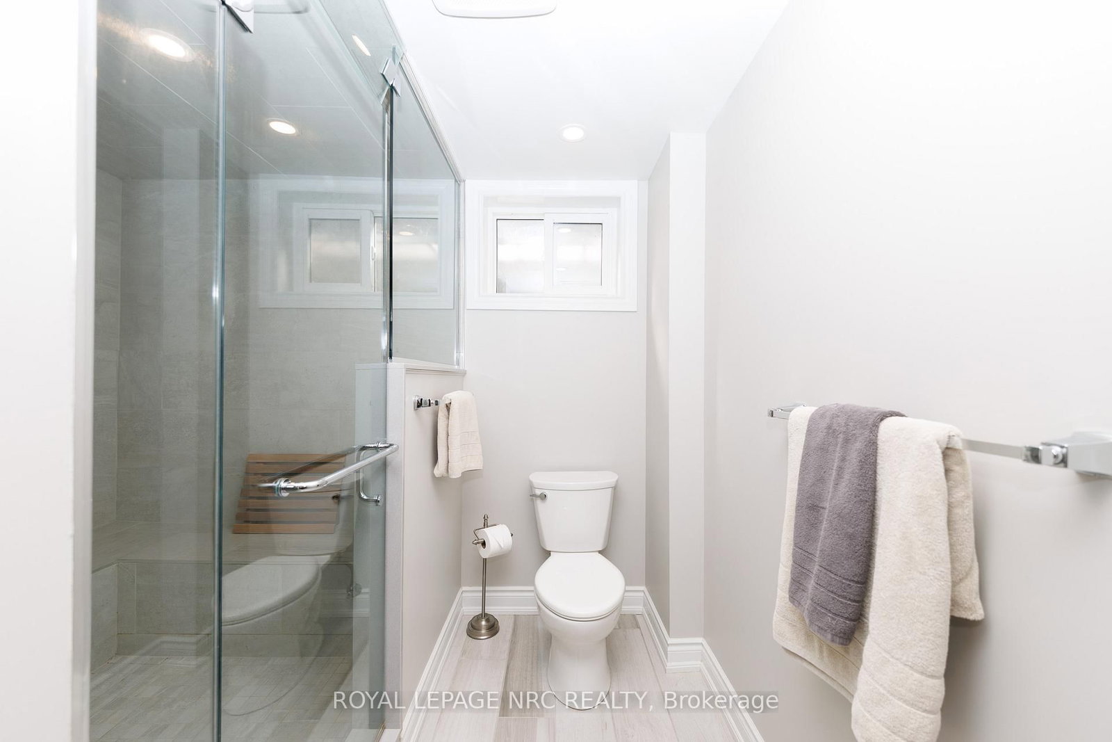 Detached House for sale at 60 Millbridge Crescent, Pelham, Ontario, L3E 0E8 - Fonthill - MLS: X12872576