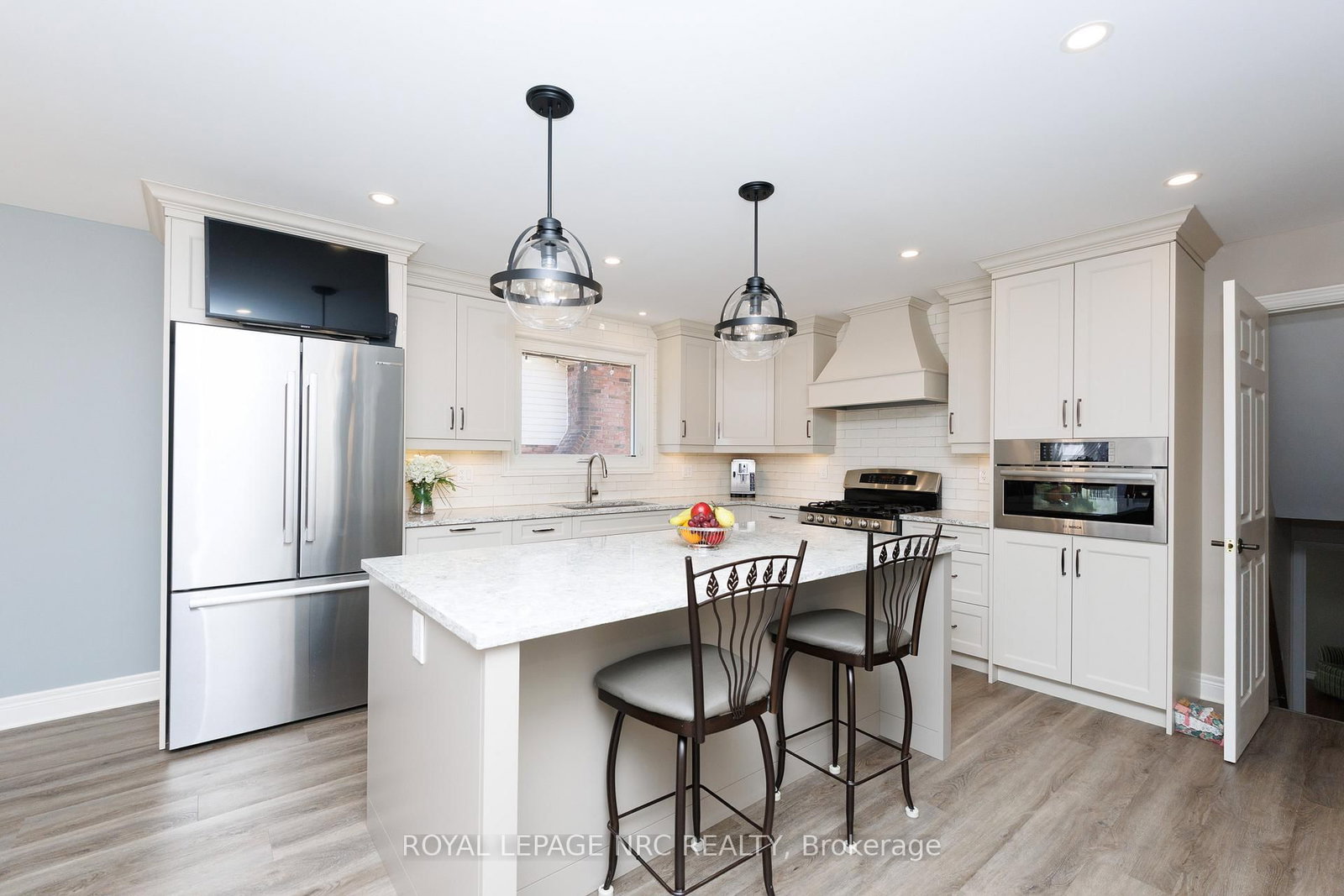 Detached House for sale at 60 Millbridge Crescent, Pelham, Ontario, L3E 0E8 - Fonthill - MLS: X12872576