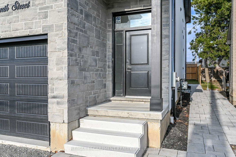 1036 GARTH St, Hamilton, L9C 4L6 | Image 3