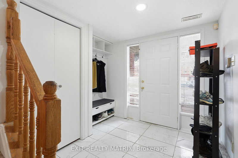 17 - 1838 Summerfields Cres, Ottawa, K1C 7B7 | Image 2