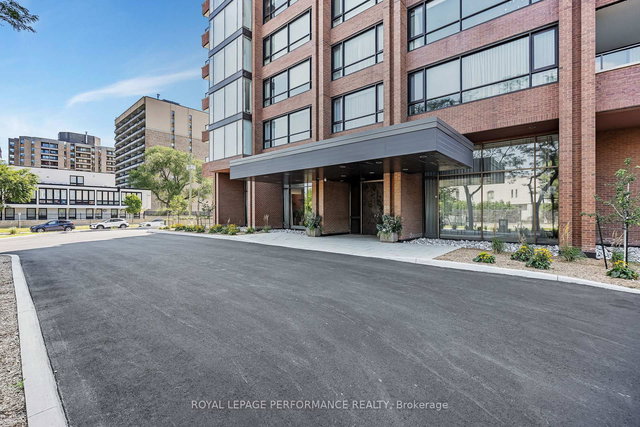 1204 - 40 Boteler Street