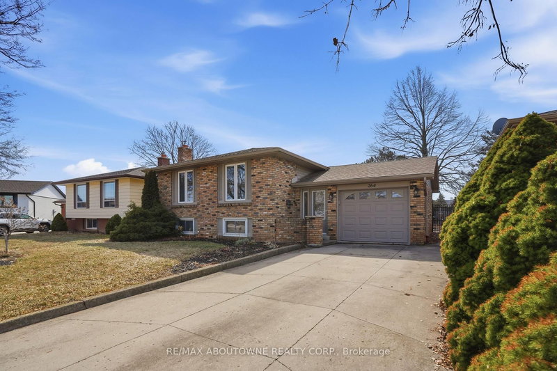 264 Celtic Dr, Hamilton, L8E 2T9 | Image 2