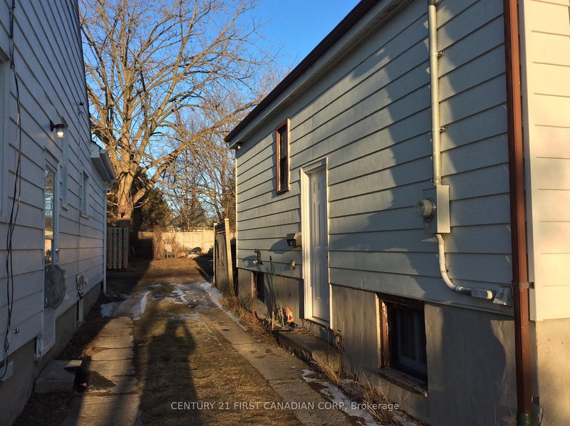 72 Lyman St, London East, N5Y 1M6 | Image 3