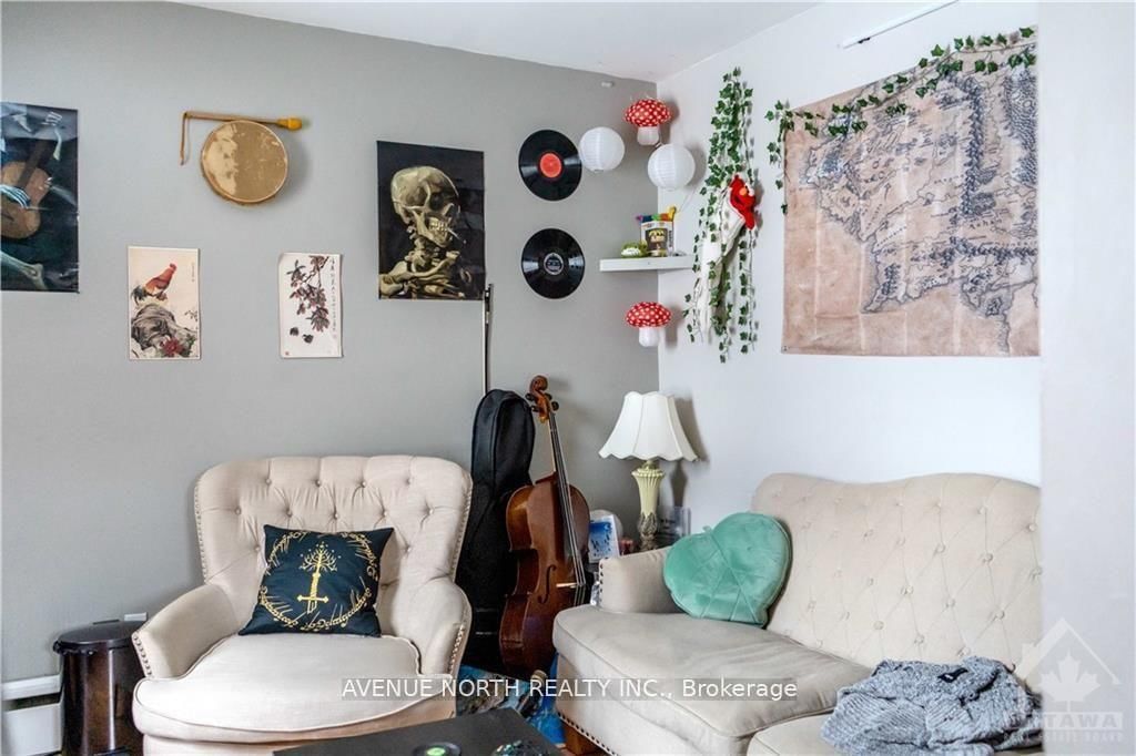 Semi-Detached House for sale at 216 Hannah Street, Ottawa, Ontario, K1L 7M8 - Vanier - MLS: X12873262