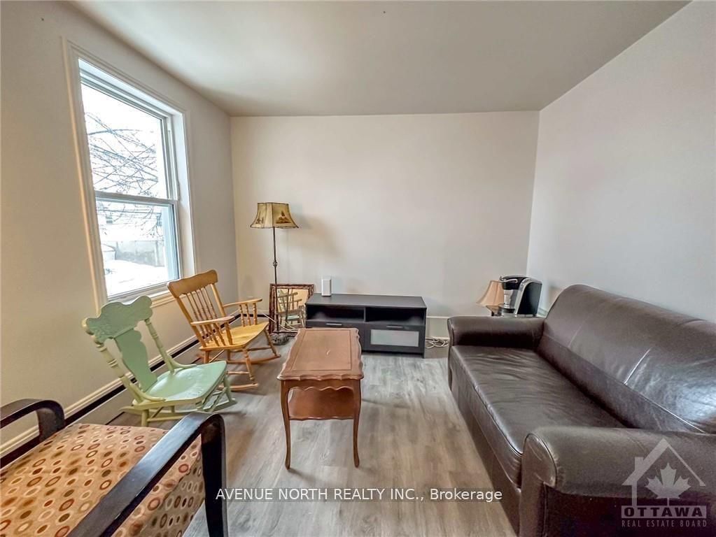 Semi-Detached House for sale at 216 Hannah Street, Ottawa, Ontario, K1L 7M8 - Vanier - MLS: X12873262