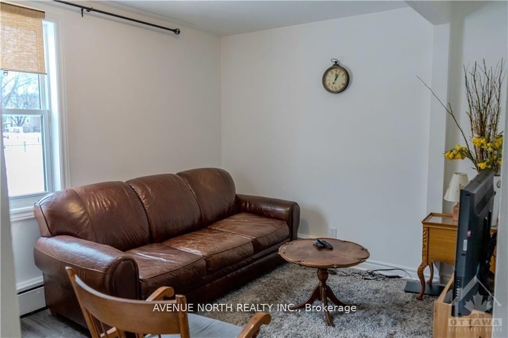 Semi-Detached House for sale at 216 Hannah Street, Ottawa, Ontario, K1L 7M8 - Vanier - MLS: X12873262