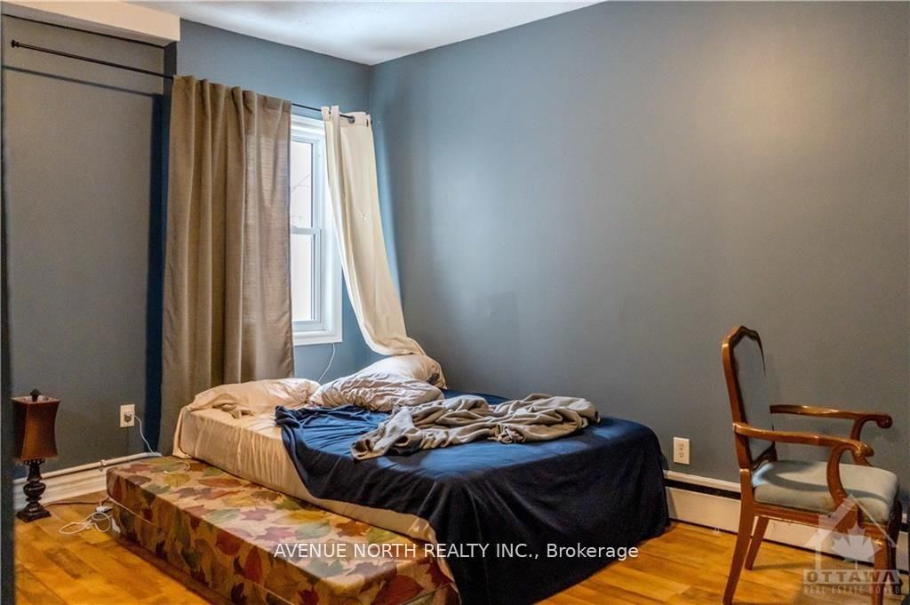 Semi-Detached House for sale at 216 Hannah Street, Ottawa, Ontario, K1L 7M8 - Vanier - MLS: X12873262