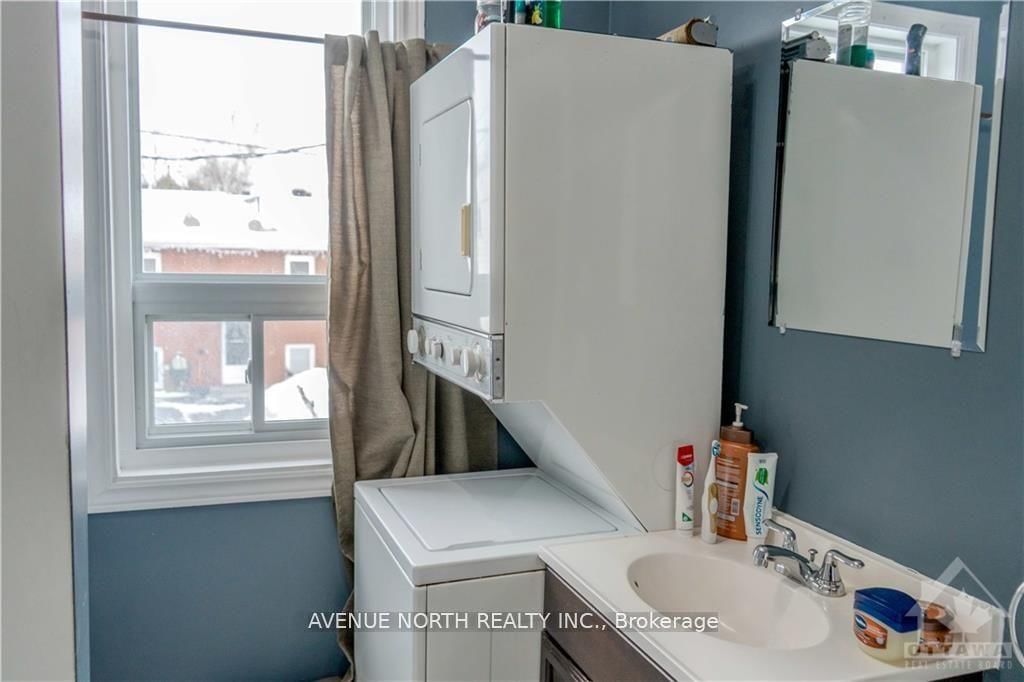 Semi-Detached House for sale at 216 Hannah Street, Ottawa, Ontario, K1L 7M8 - Vanier - MLS: X12873262