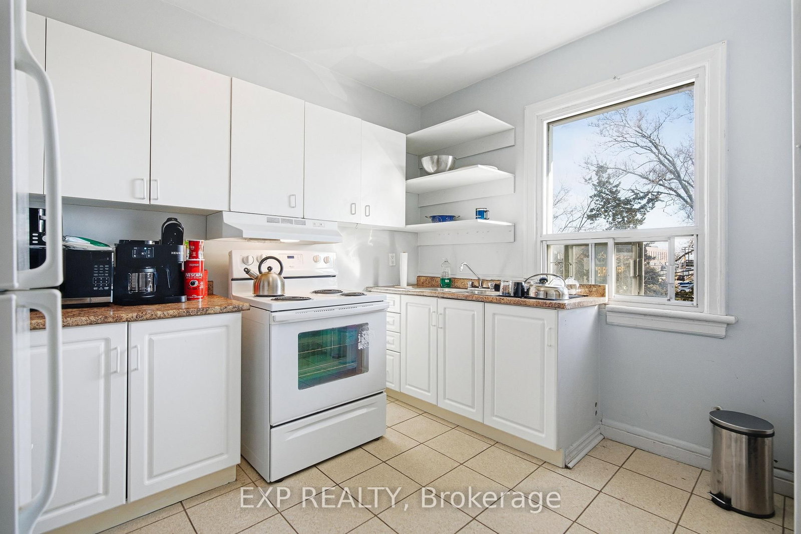 1663 Bank Street - Photo 10