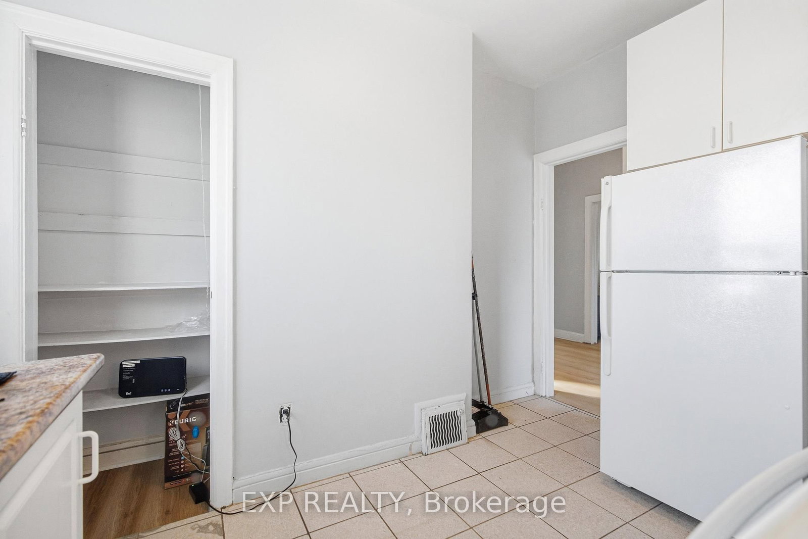 1663 Bank Street - Photo 13