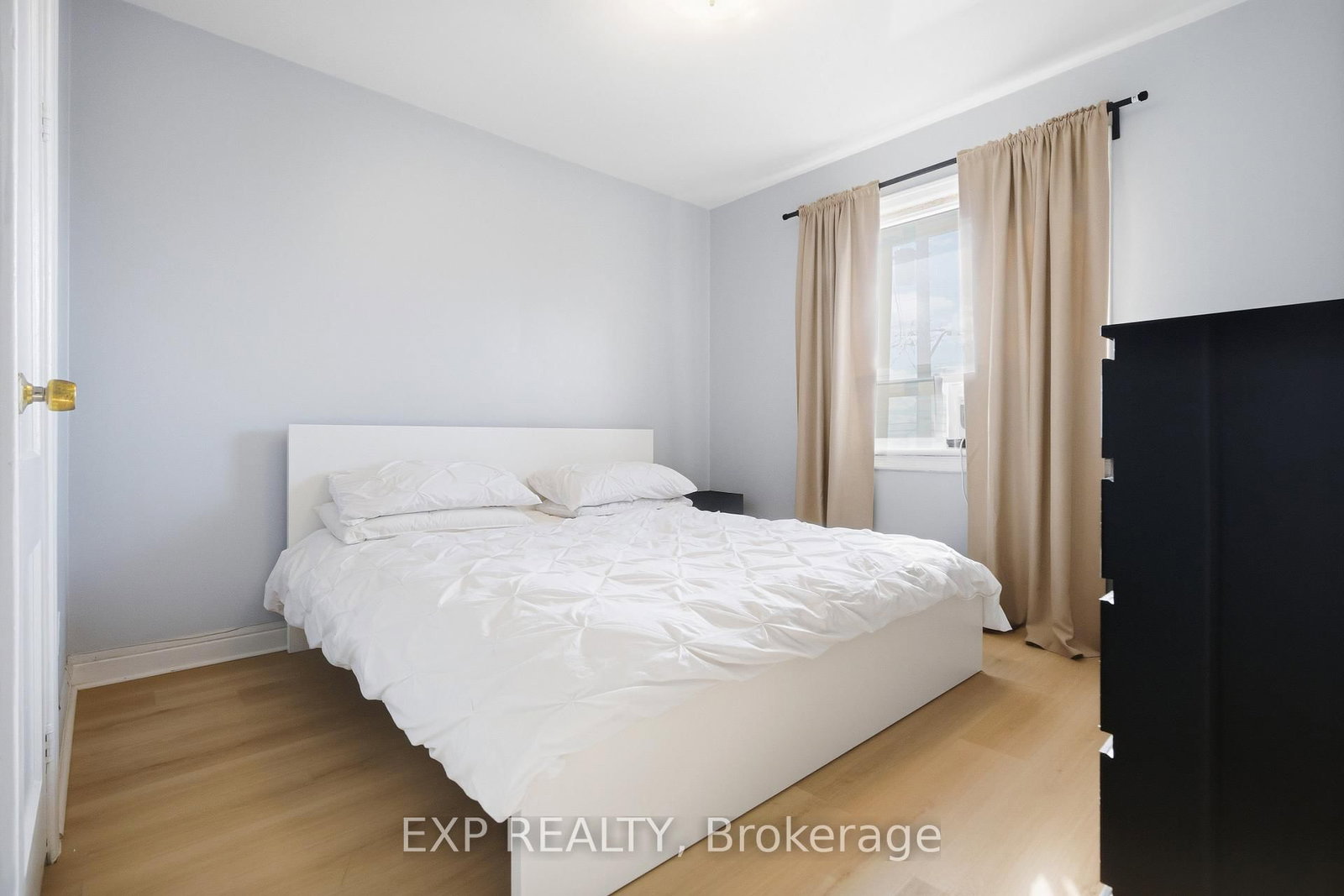 1663 Bank Street - Photo 17