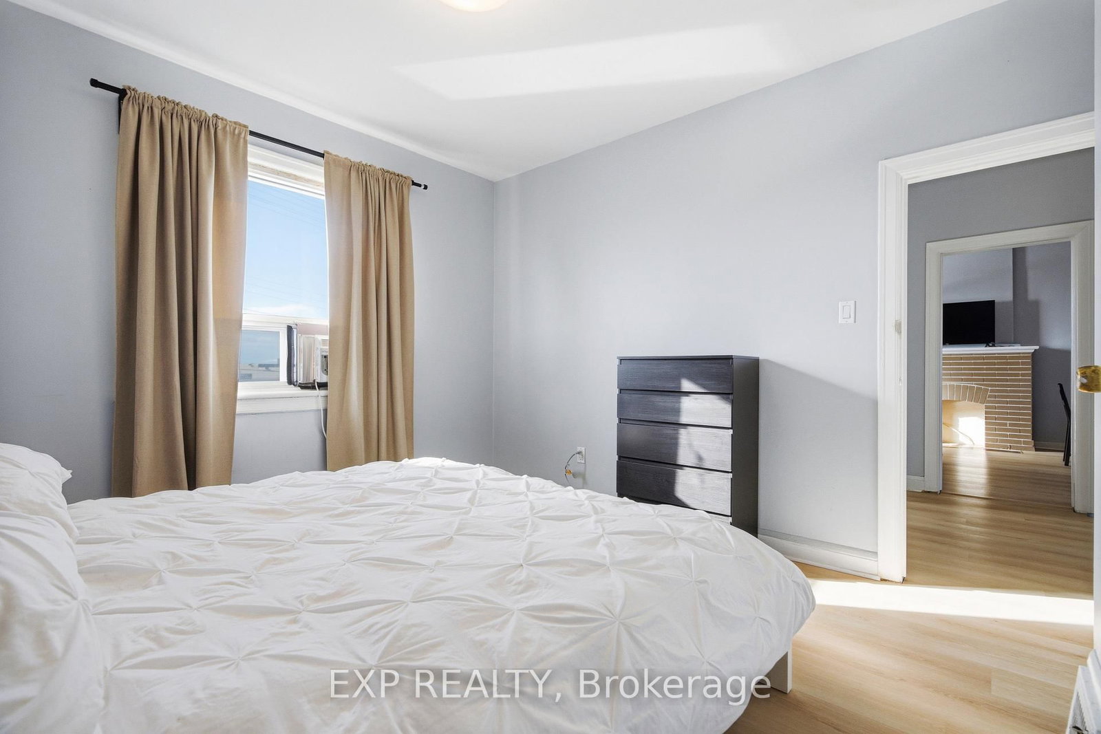 1663 Bank Street - Photo 18